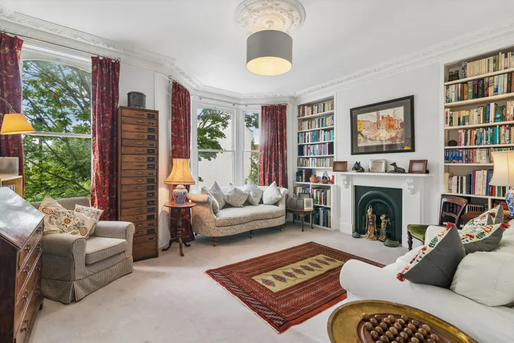 Flat Hedley Row in Greater London
