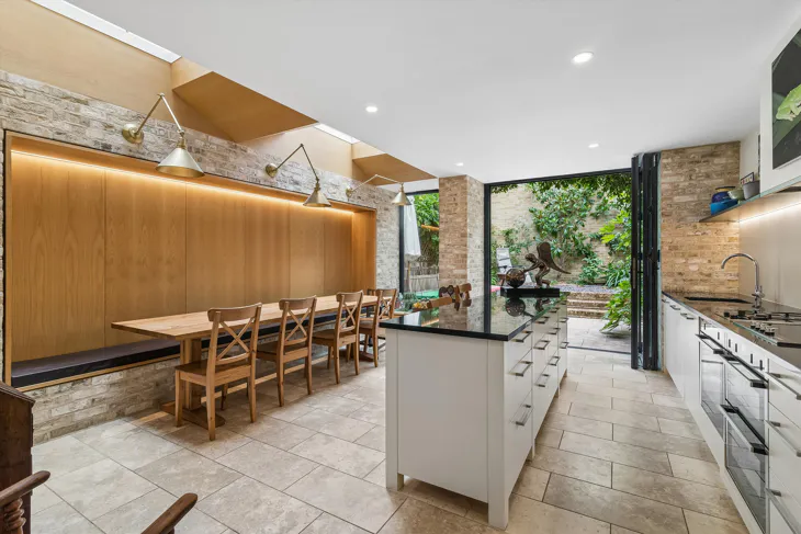 Flat Hedley Row in Greater London