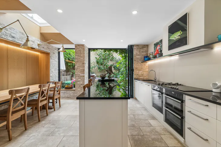 Flat Hedley Row in Greater London