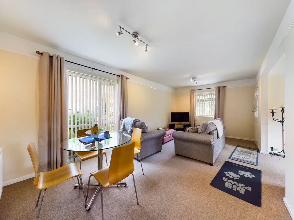 Flat Wellfield in Hazlemere