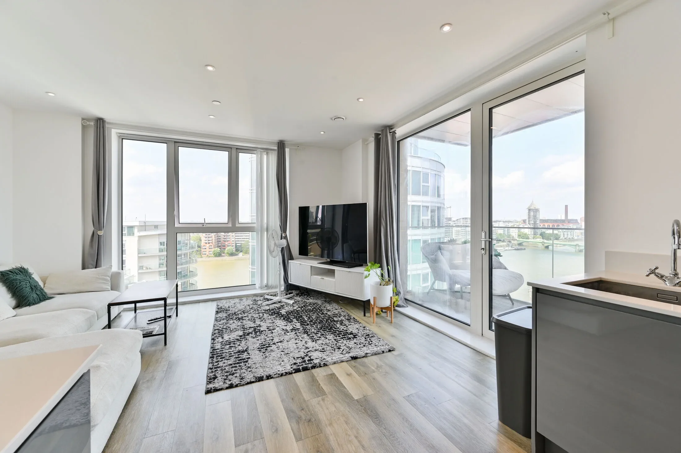 Flat Bridges Court in Greater London