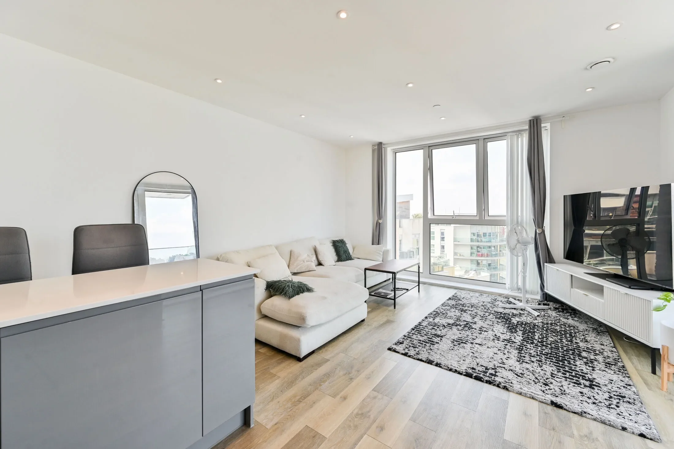 Flat Bridges Court in Greater London