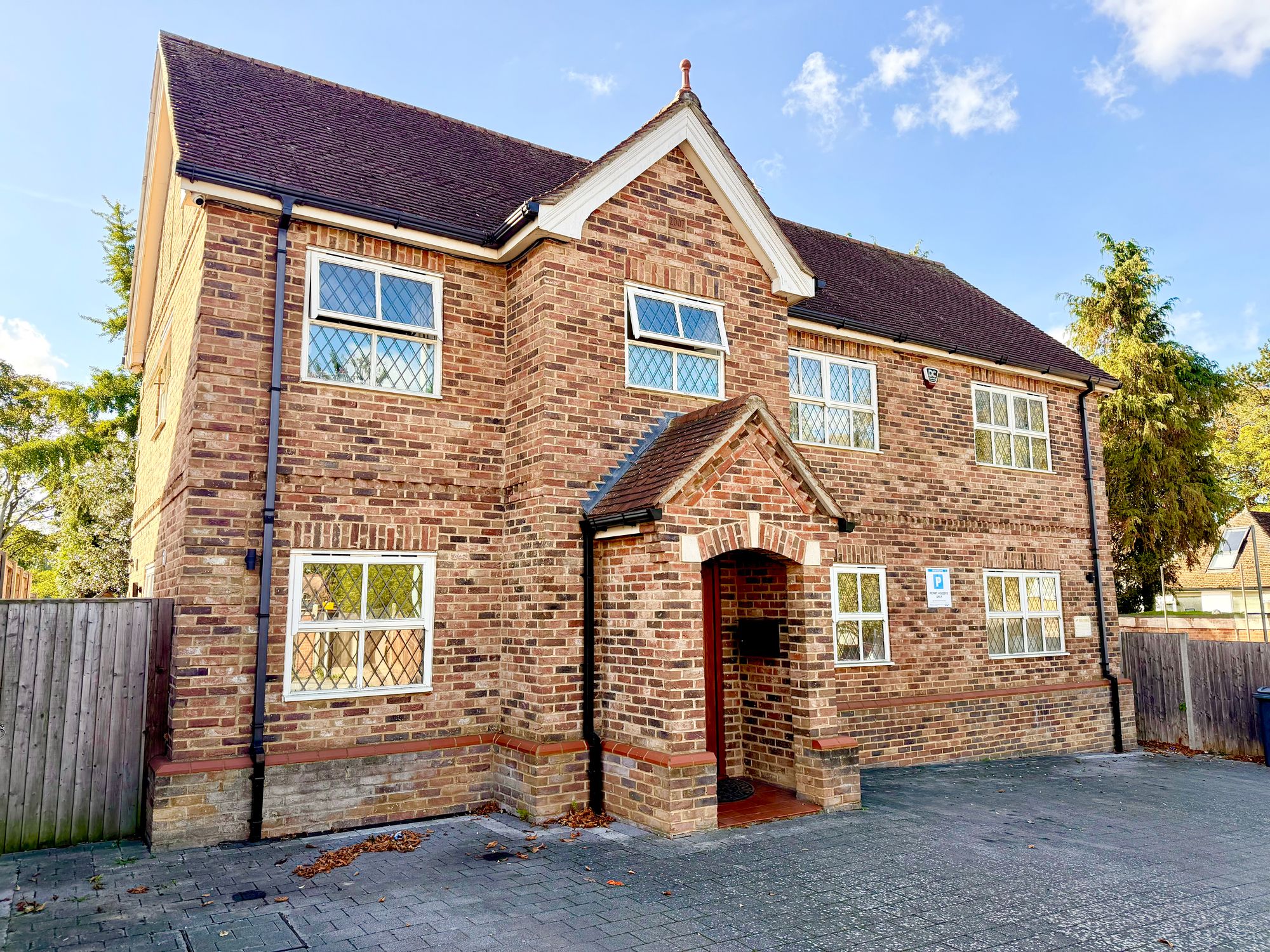 Room Wardown Crescent in Luton
