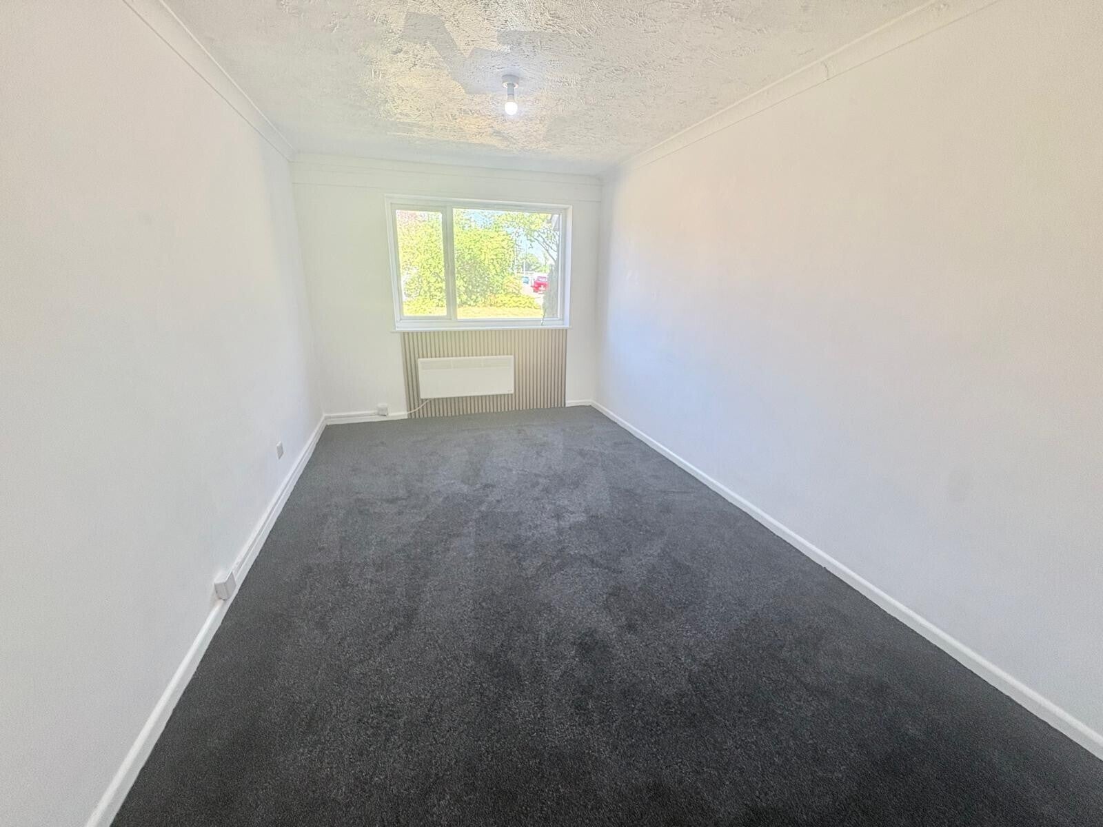 Flat Cheswood Drive in Birmingham