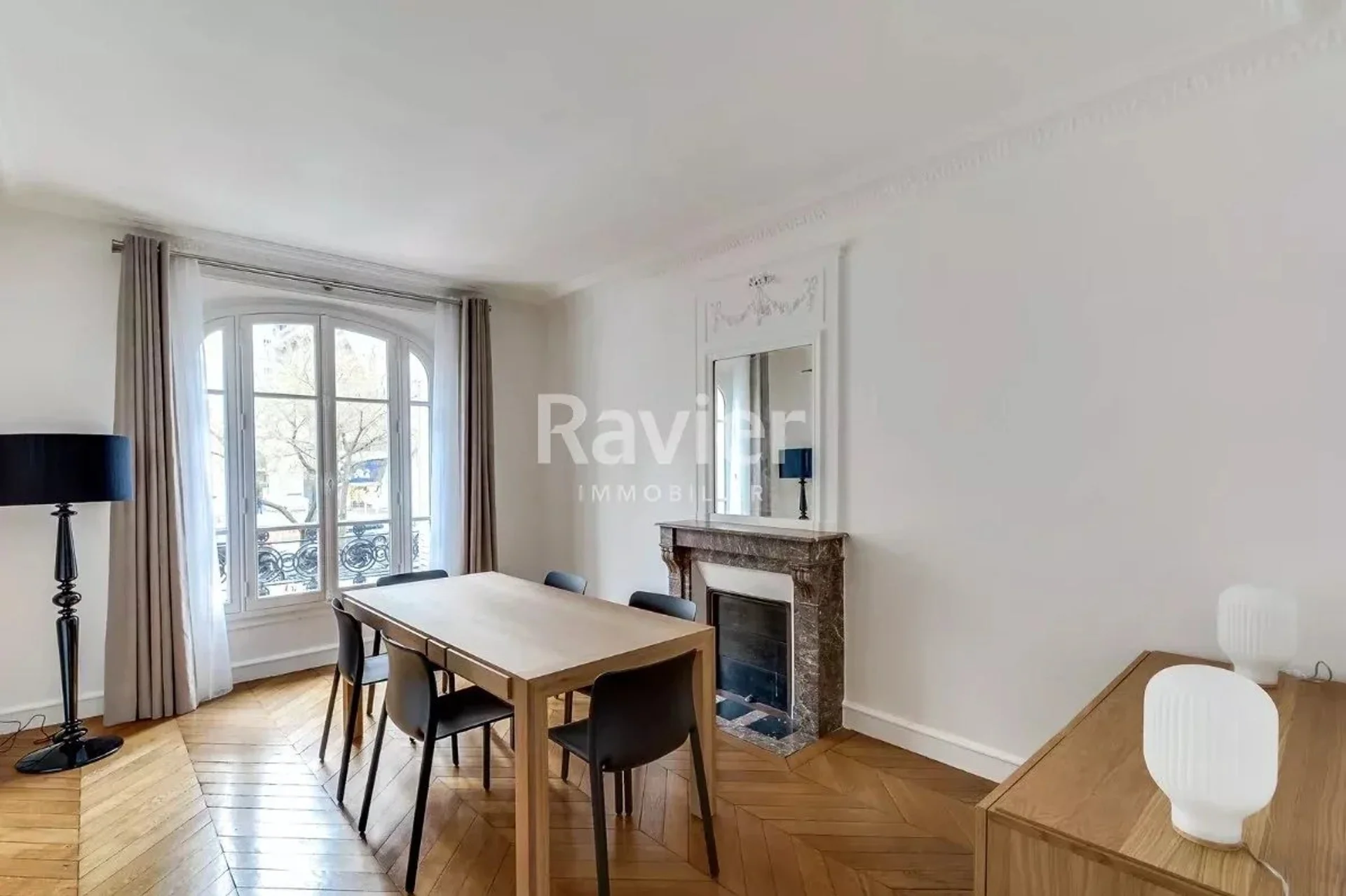 Flat Avenue de Flandre in Paris