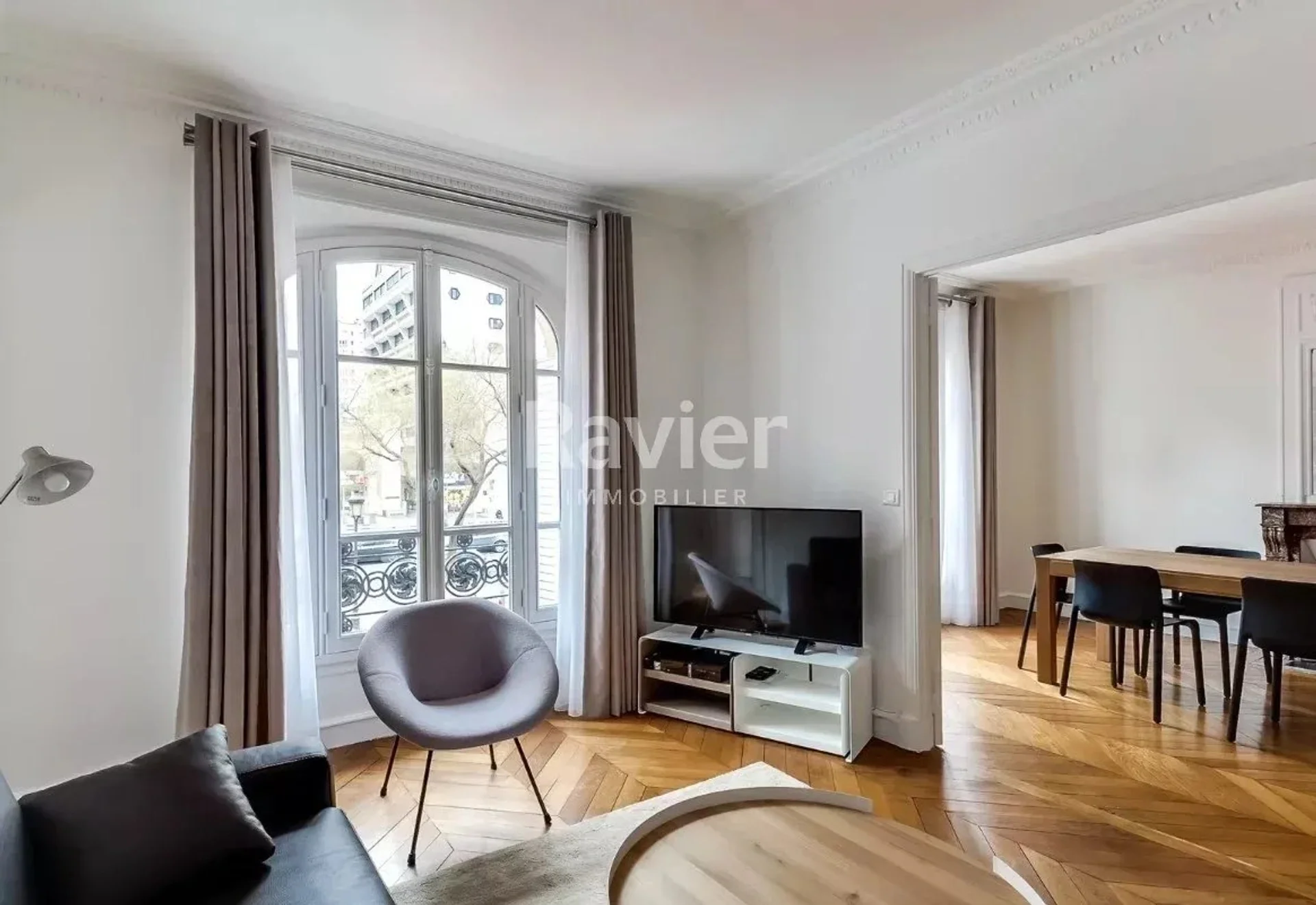 Flat Avenue de Flandre in Paris