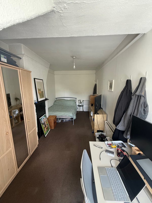 Room Lapwing Lane in Manchester