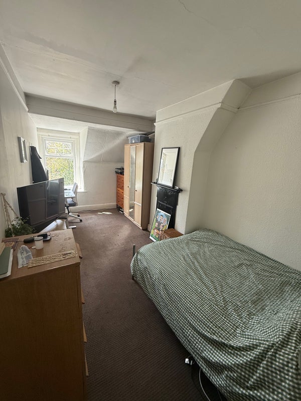 Room Lapwing Lane in Manchester