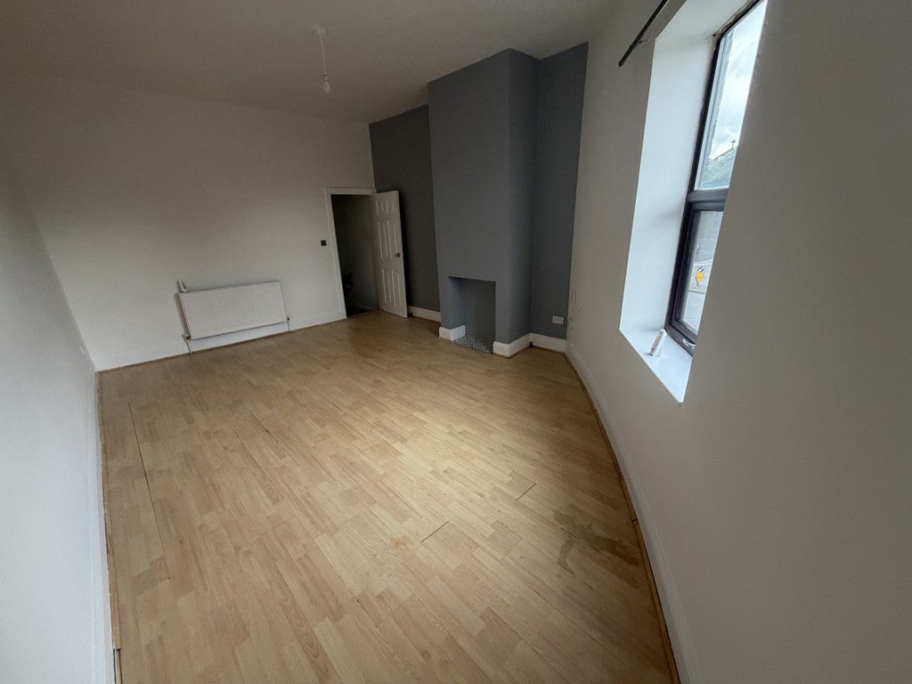 Flat James Street North in Radcliffe