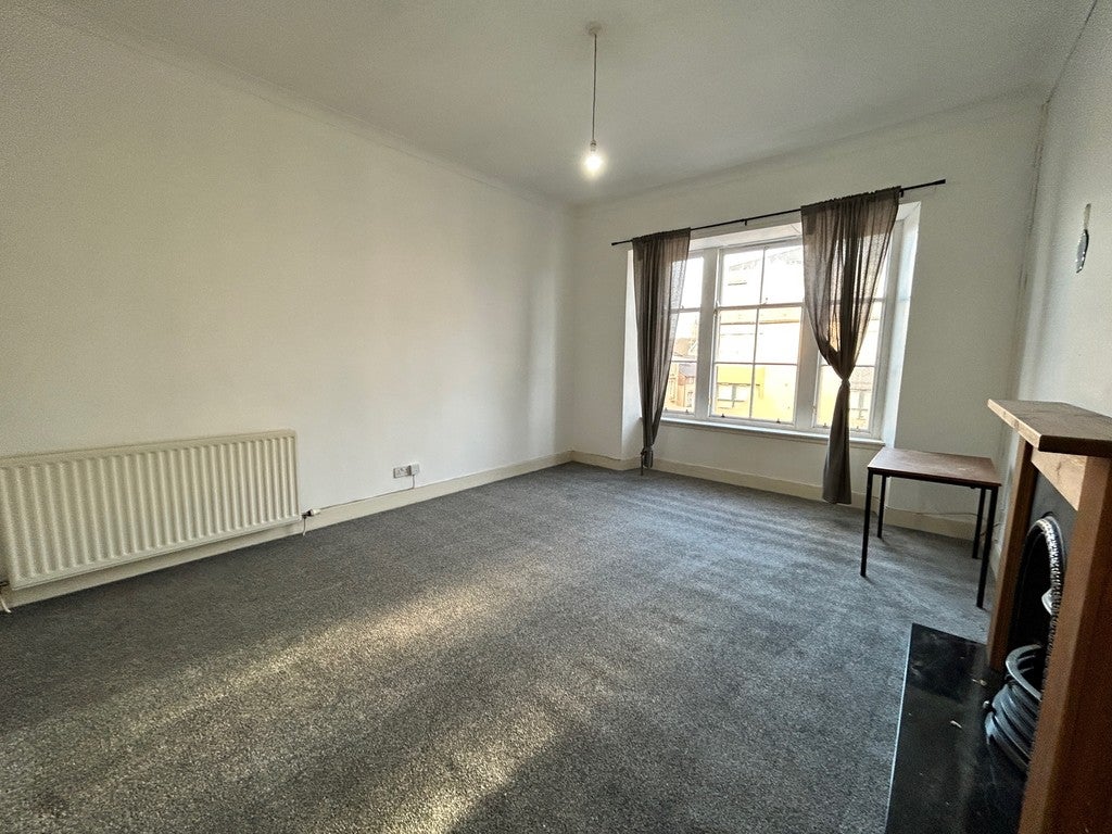 Flat Kent Road in Glasgow