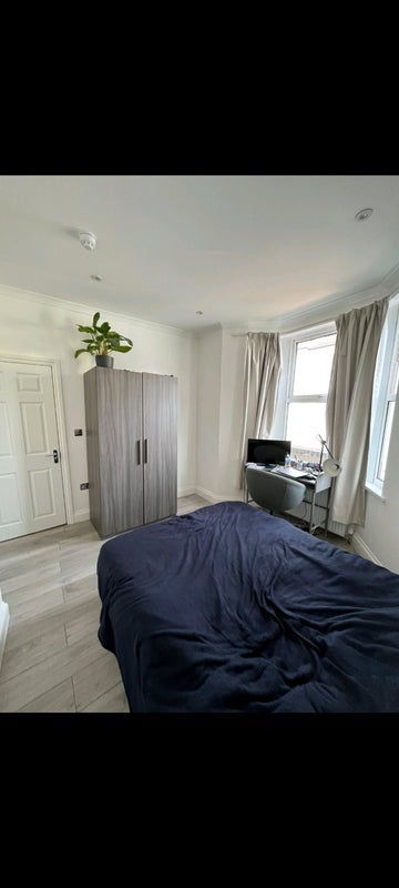Room Corporation Street in Greater London