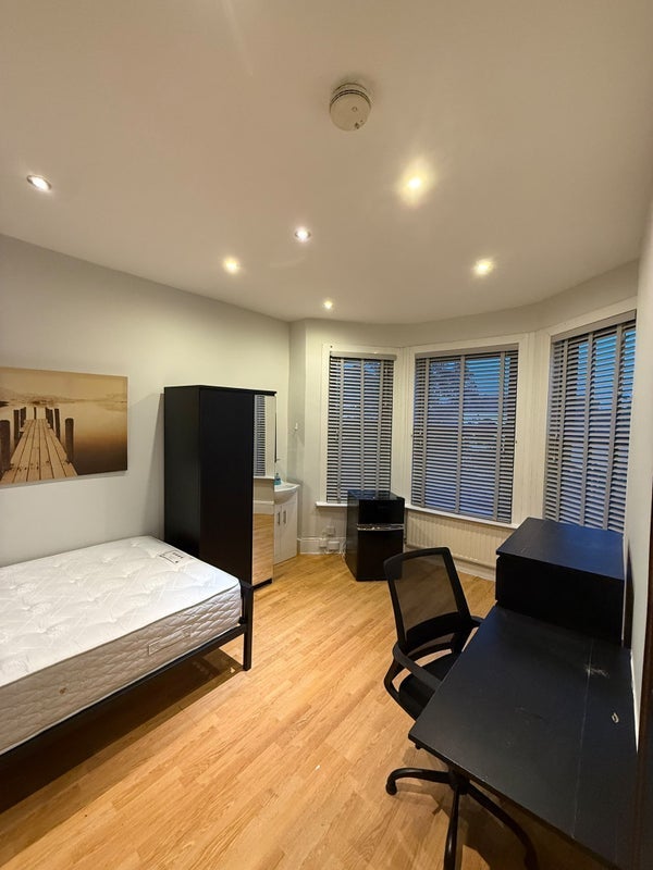 Room Church Hill in Greater London