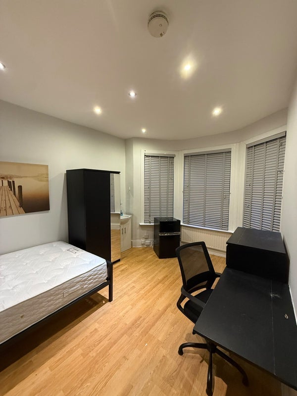Room Church Hill in Greater London
