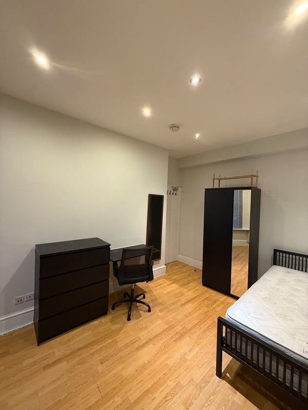 Room Church Hill in Greater London