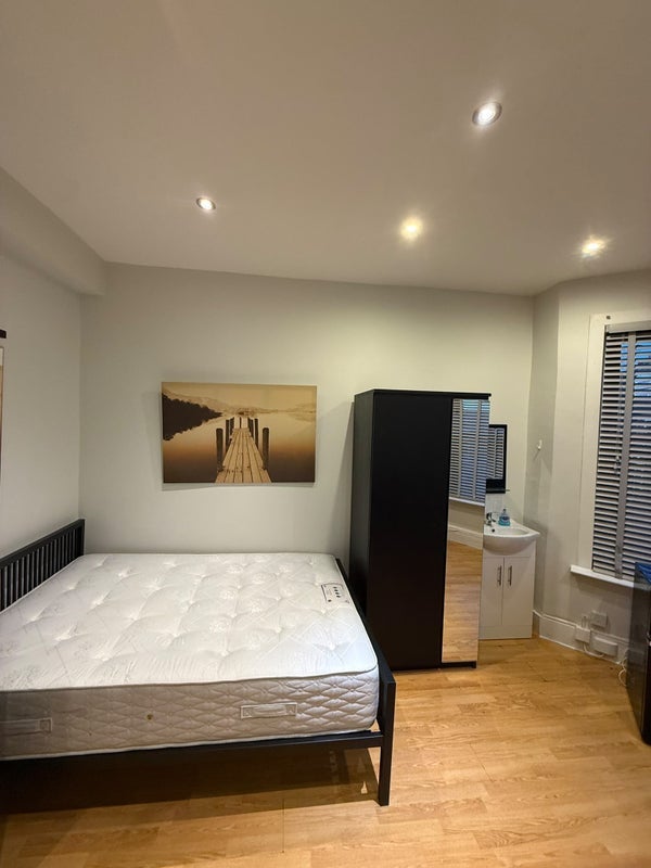 Room Church Hill in Greater London