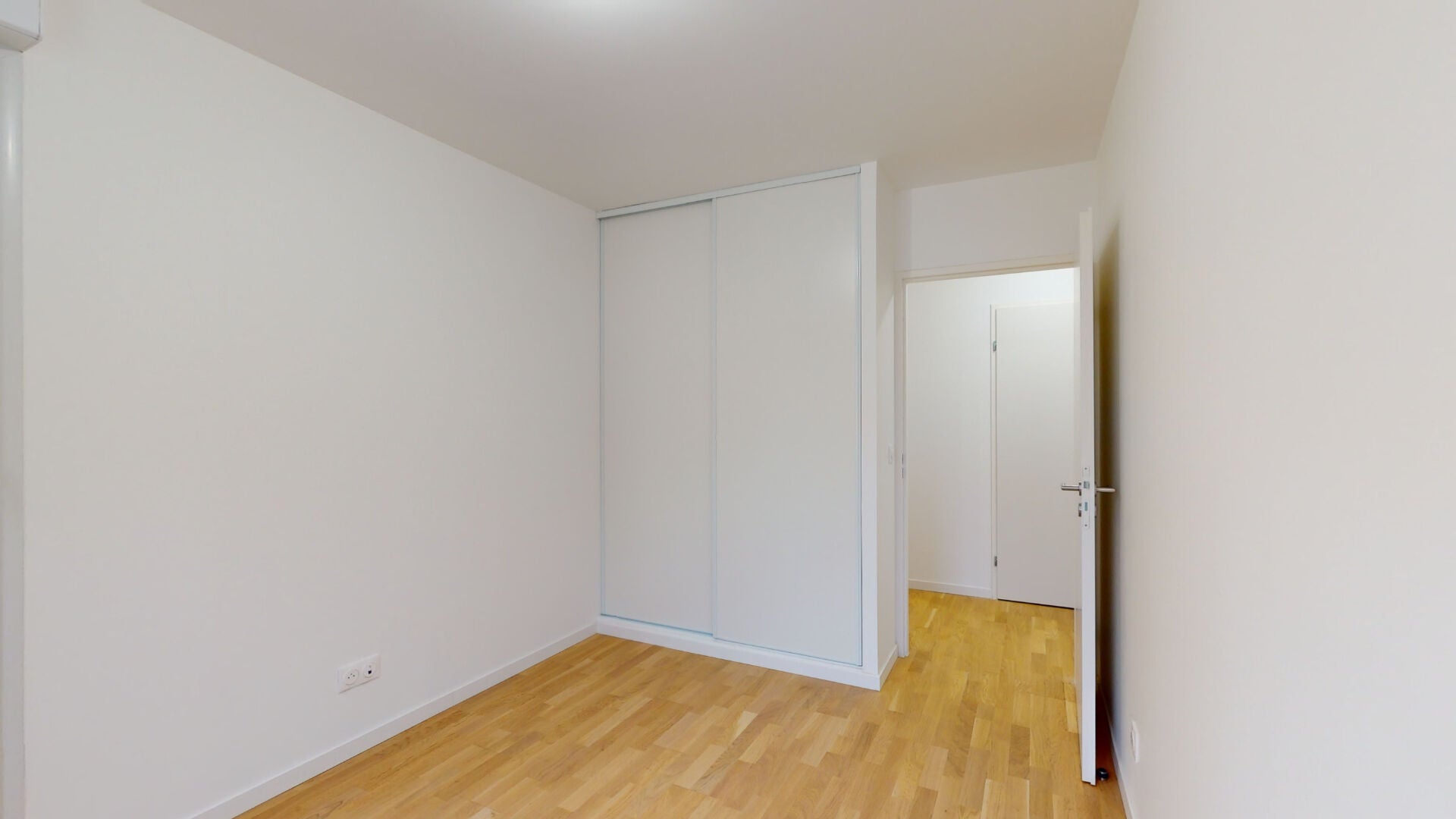 Flat Avenue Charles de Gaulle in Le Plessis-Robinson