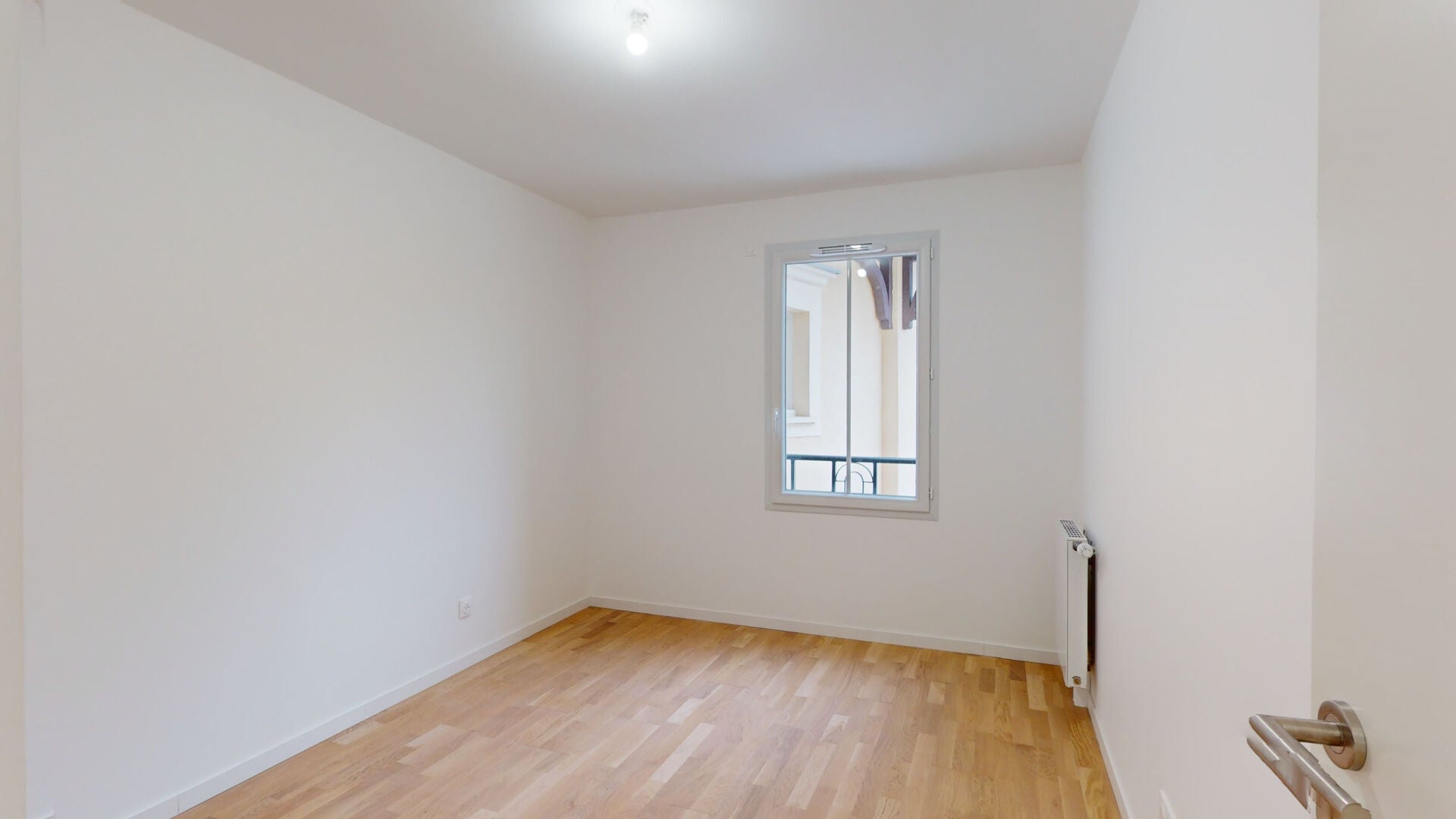 Flat Avenue Charles de Gaulle in Le Plessis-Robinson