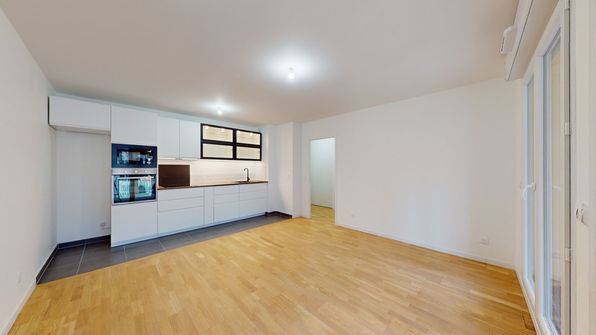 Flat Avenue Charles de Gaulle in Le Plessis-Robinson