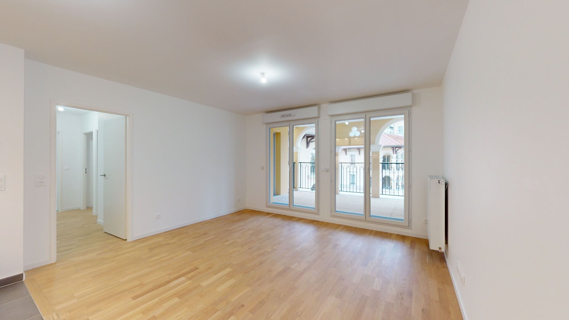 Flat Avenue Charles de Gaulle in Le Plessis-Robinson