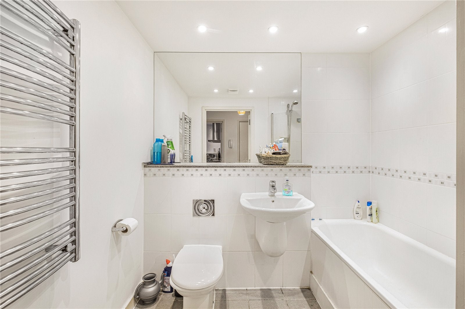 Flat Warton Road in Greater London