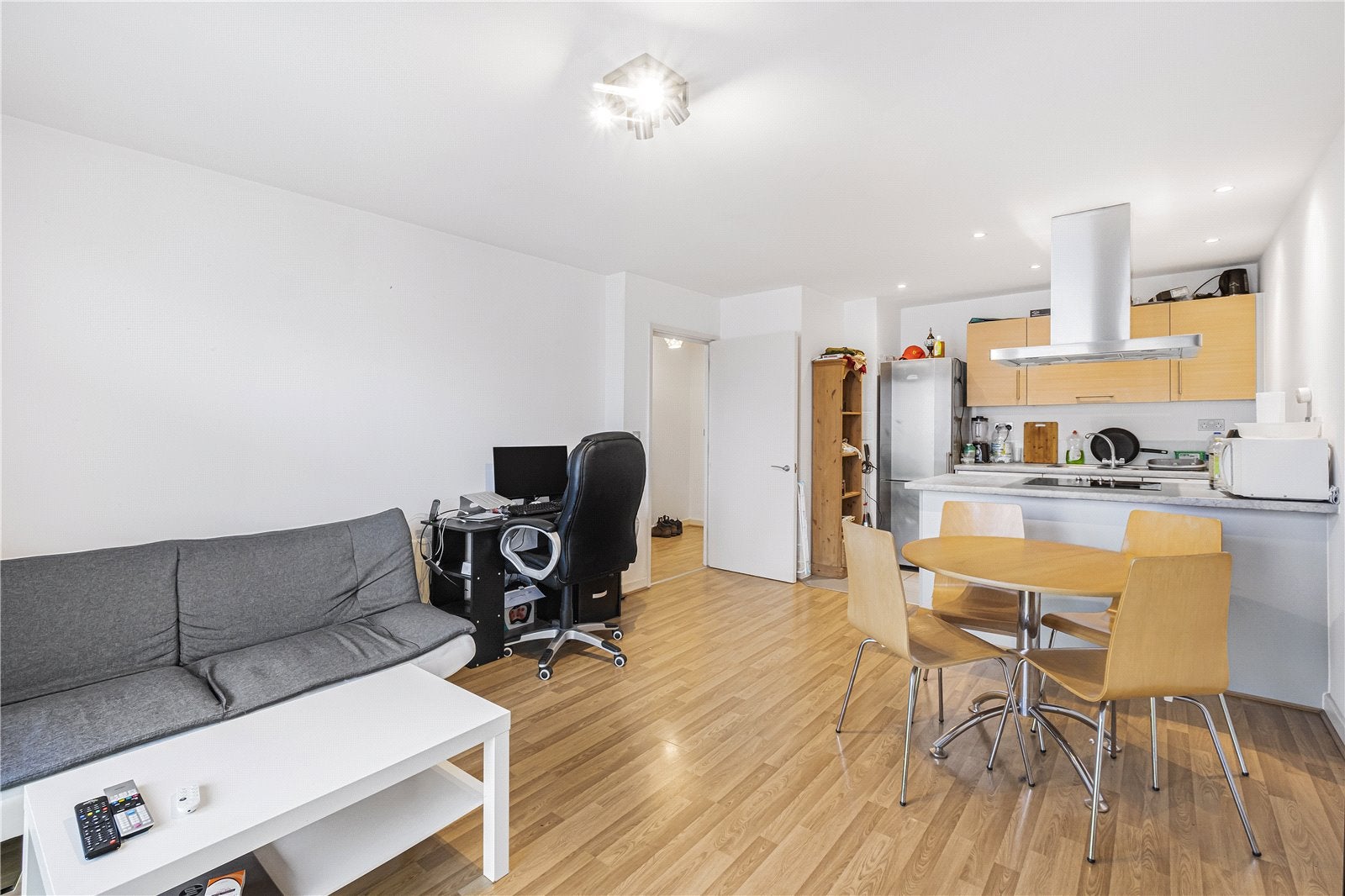 Flat Warton Road in Greater London