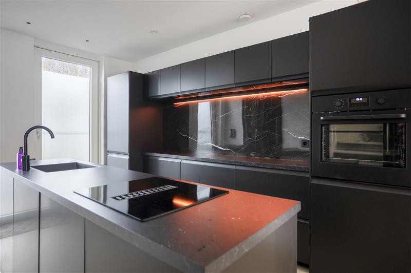 Tussenwoning te koop: Dijkgraaf 16, Zwaag