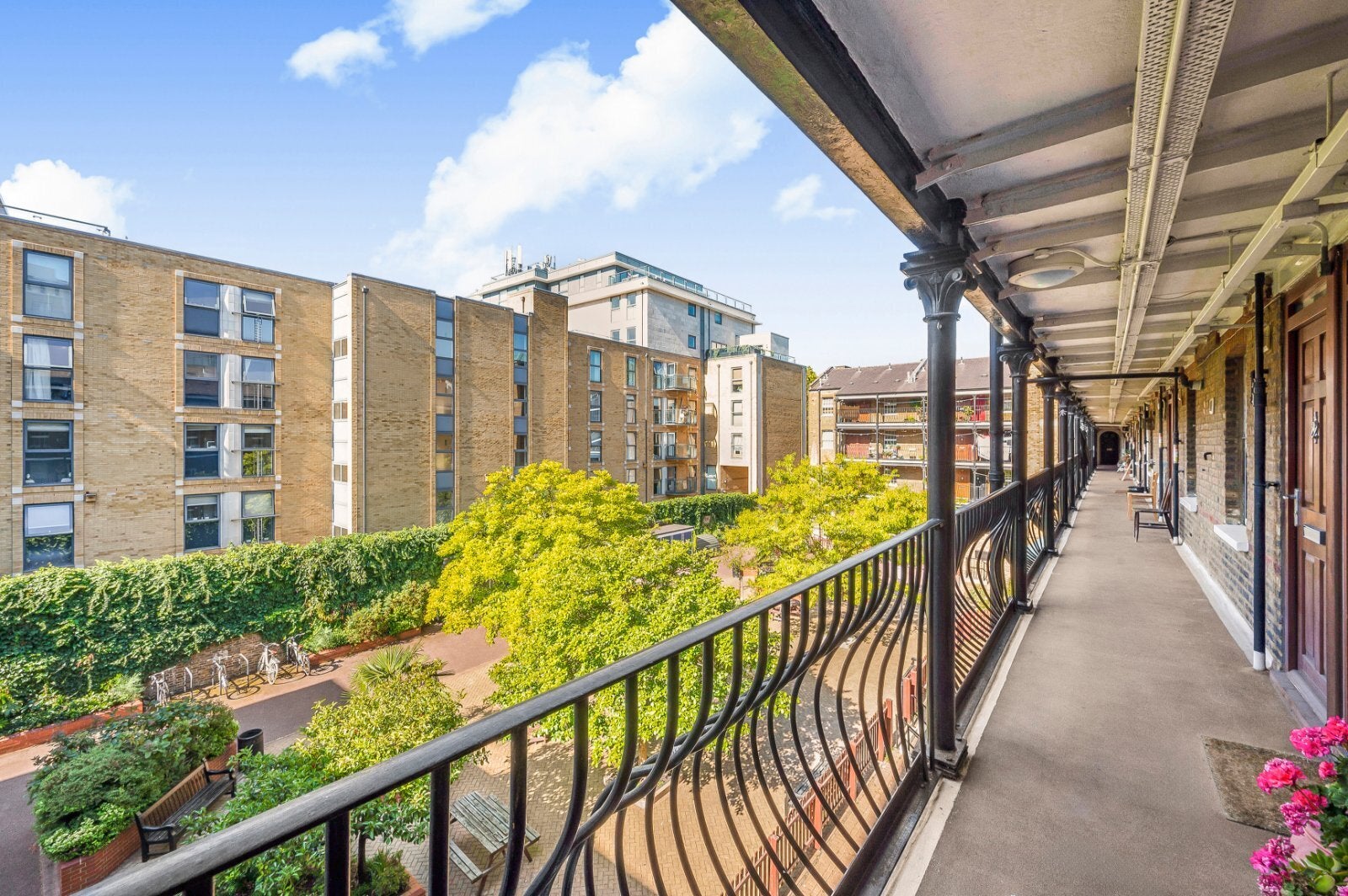 Flat Gatliff Road in City of Westminster
