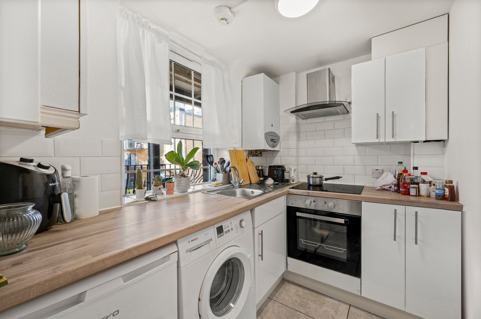 Flat Gatliff Road in City of Westminster