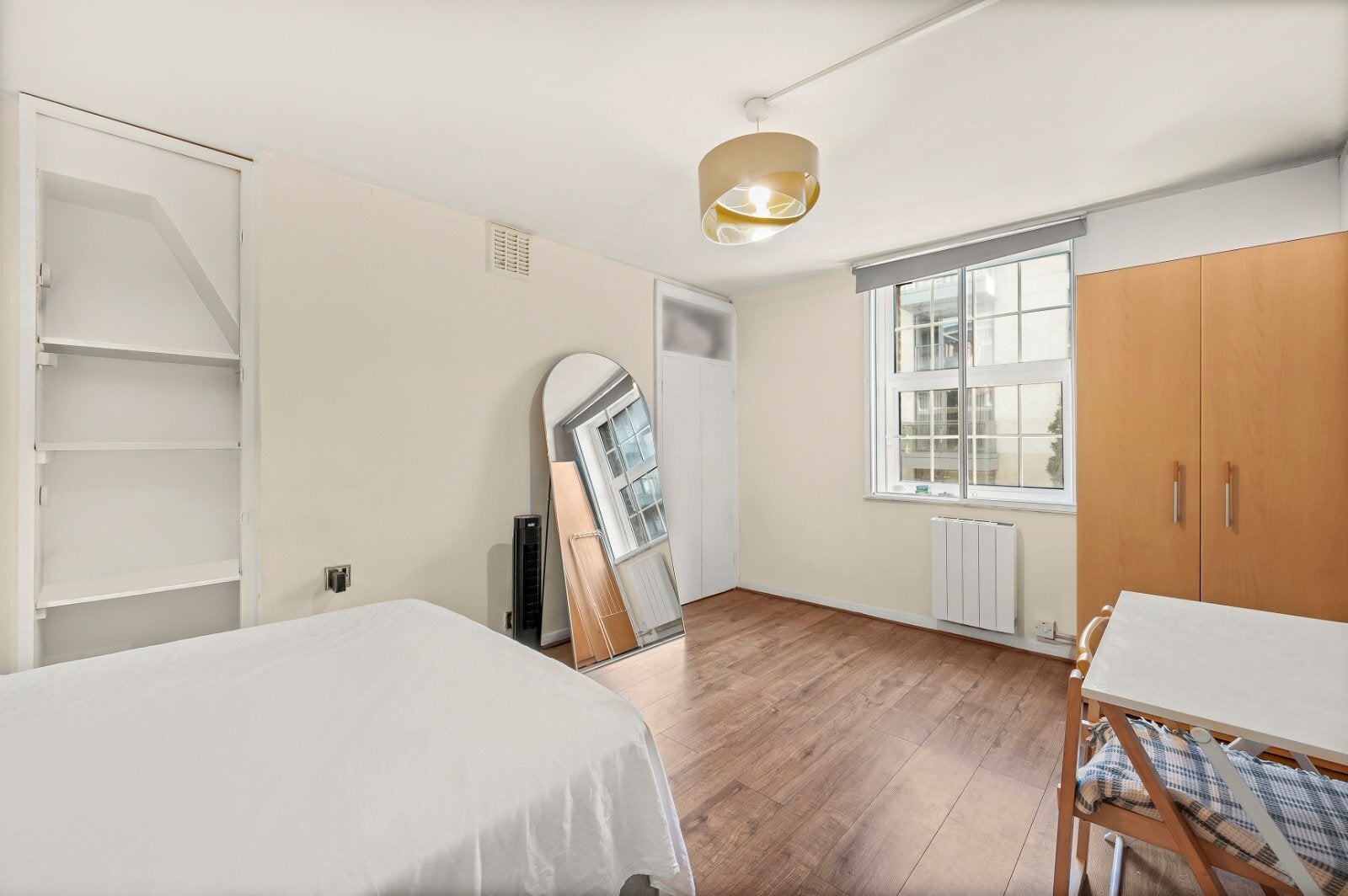 Flat Gatliff Road in City of Westminster