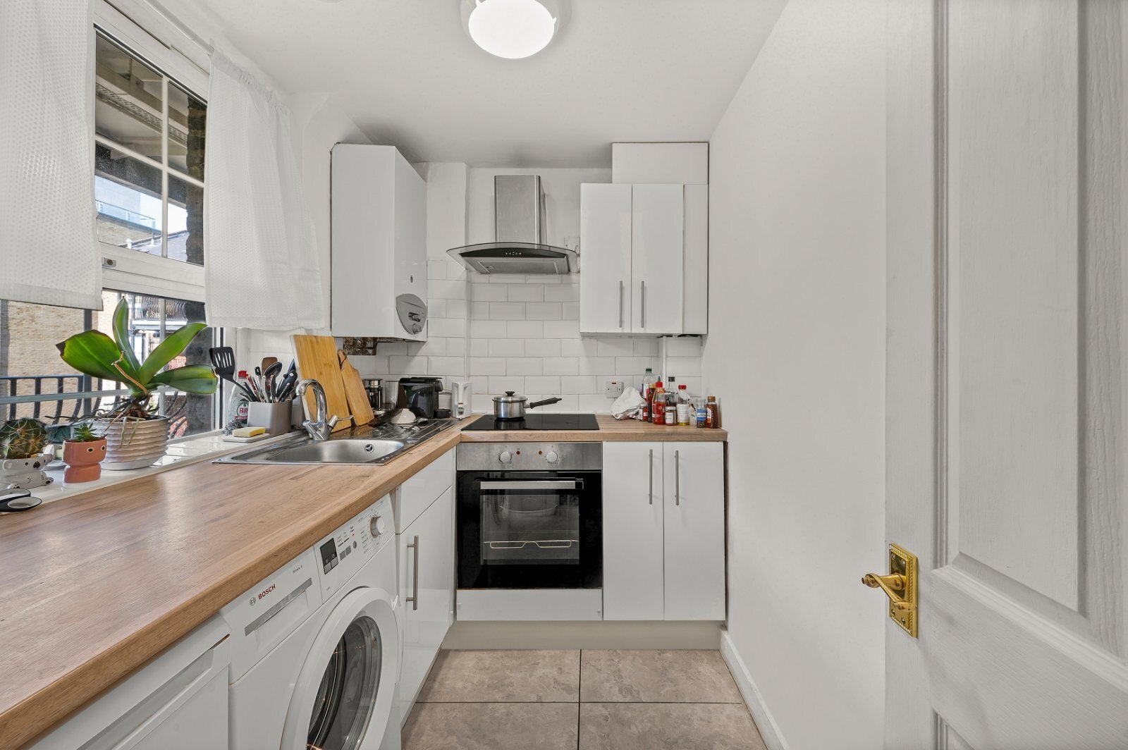 Flat Gatliff Road in City of Westminster