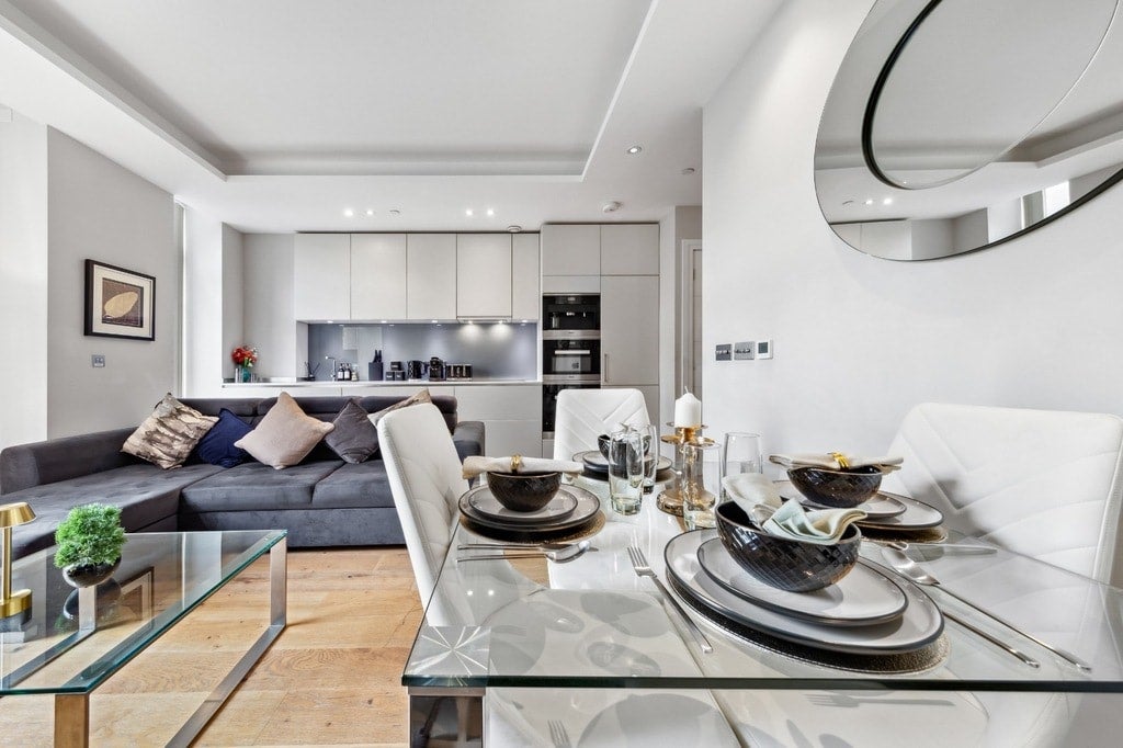 Flat Great Newport Street in City of Westminster
