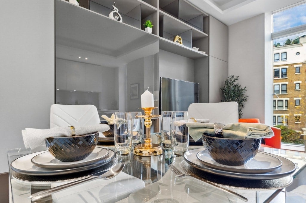 Flat Great Newport Street in City of Westminster