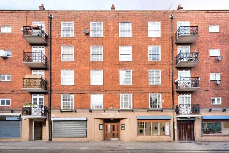 Room Cromer Street in Greater London