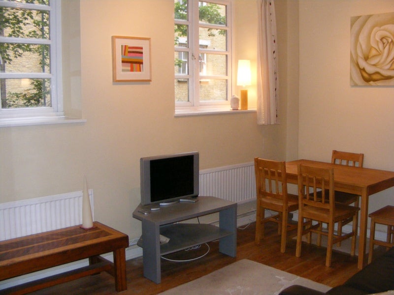Room Cromer Street in Greater London