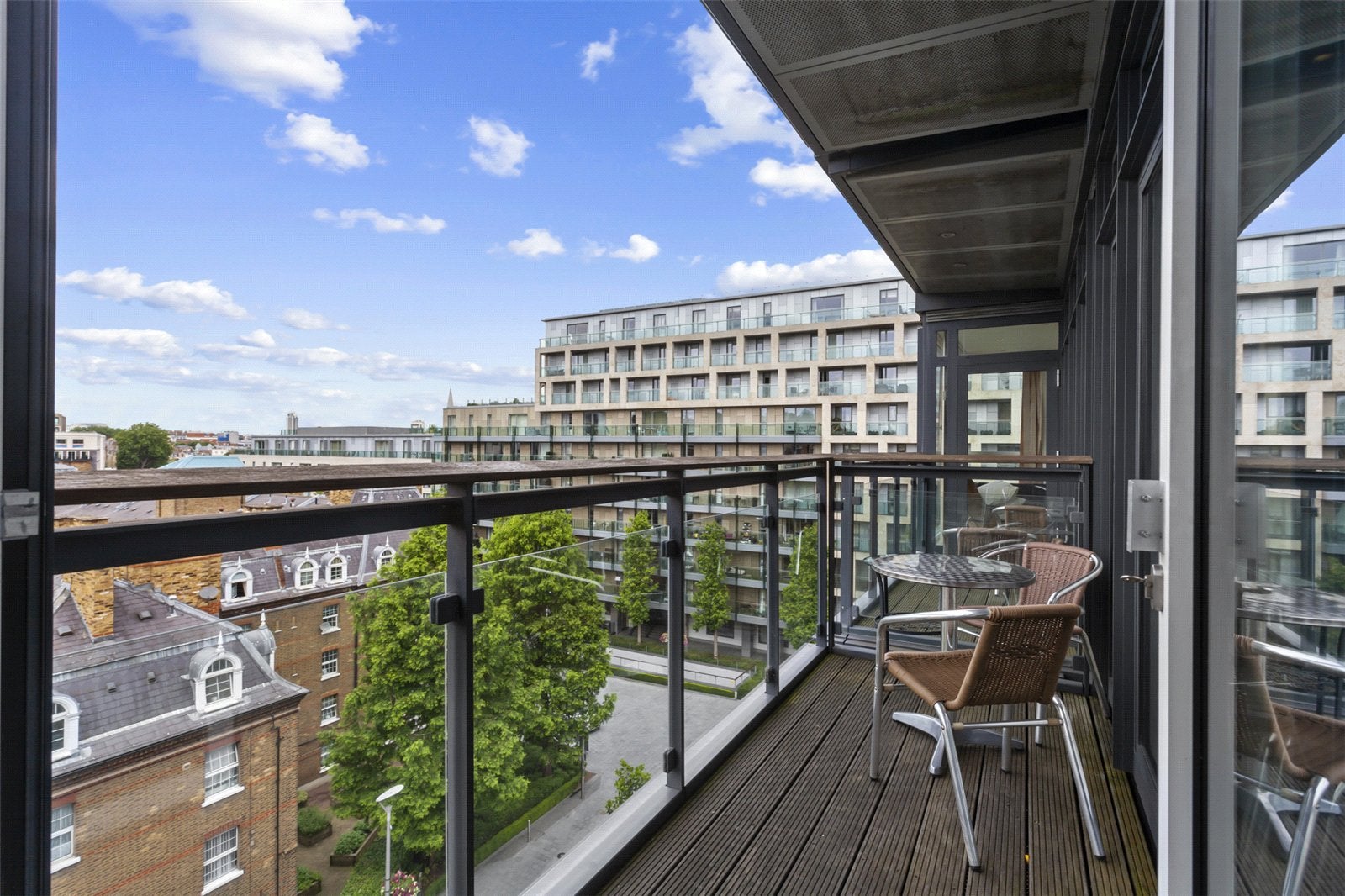 Flat Gatliff Road in City of Westminster