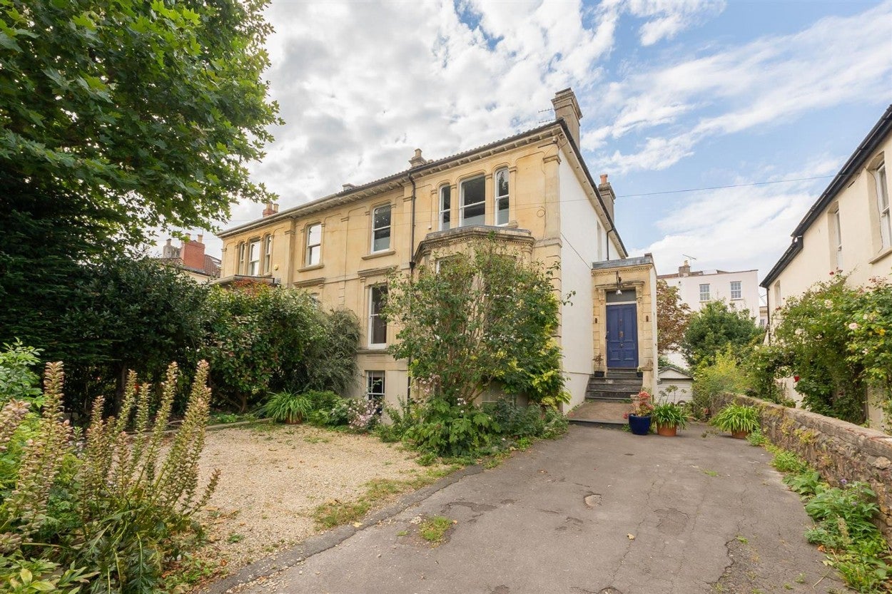 Flat Saint Matthews Road in Bristol