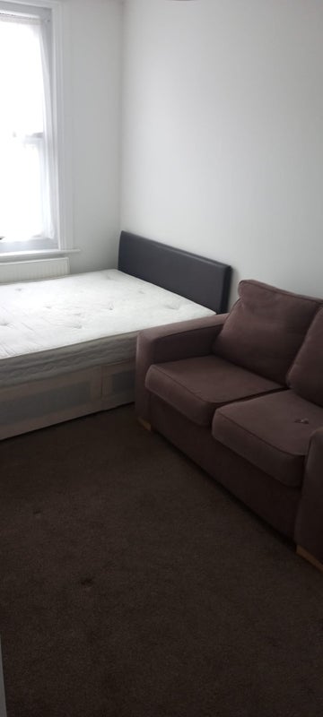 Room Napier Road in Greater London