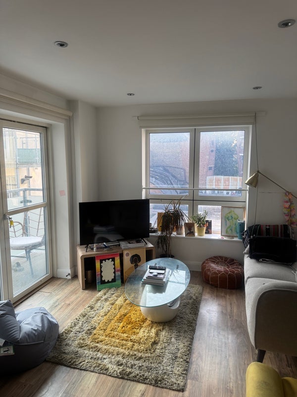 Room Bournemouth Road in Greater London