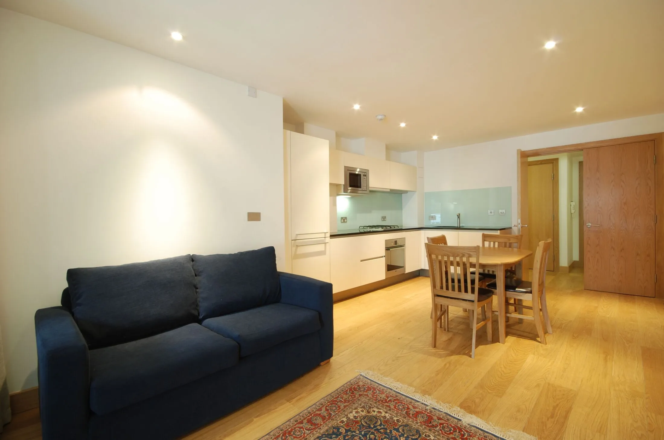 Flat Pond Street in Greater London