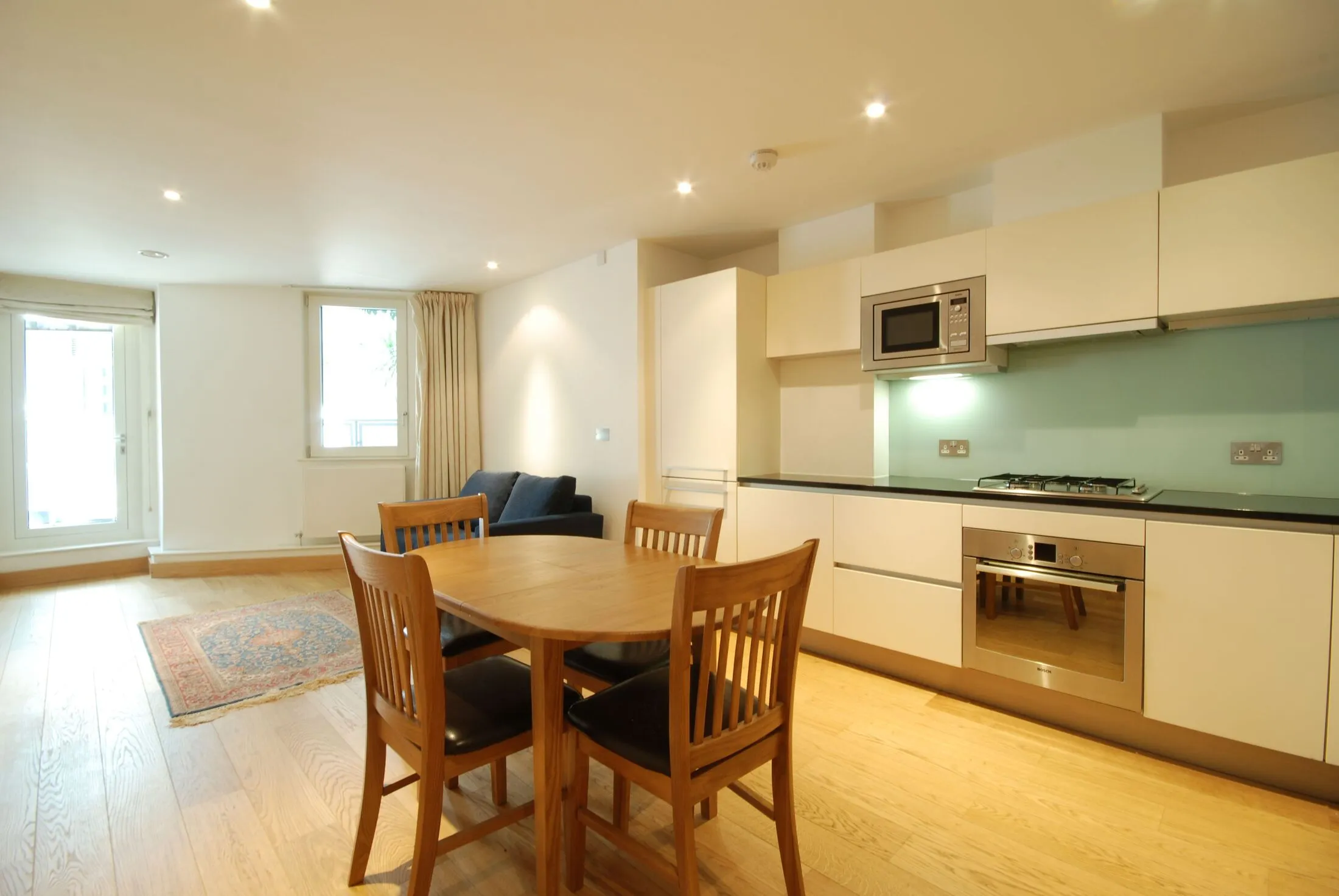 Flat Pond Street in Greater London