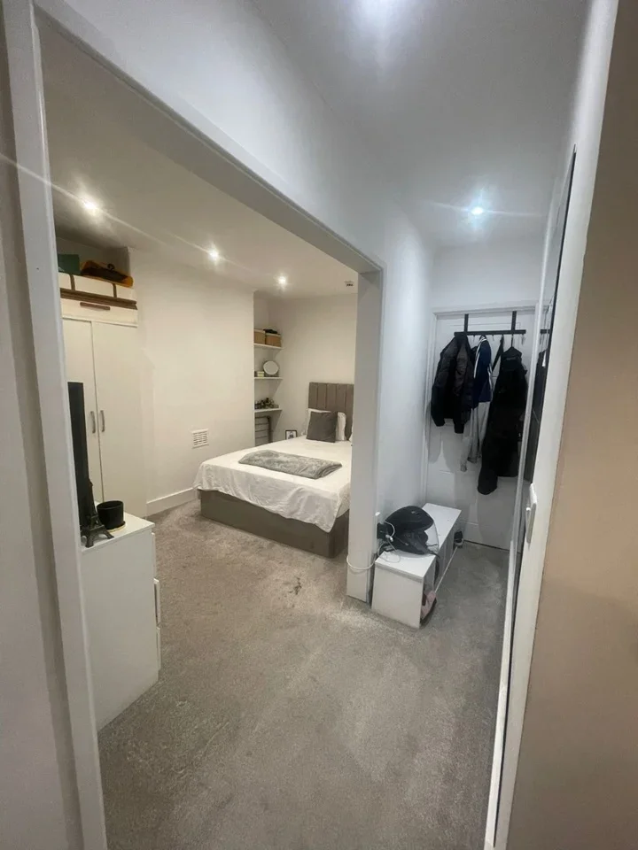 Flat Wandsworth High Street in Greater London