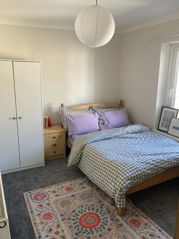 Room Inchmarnock Street in Cardiff
