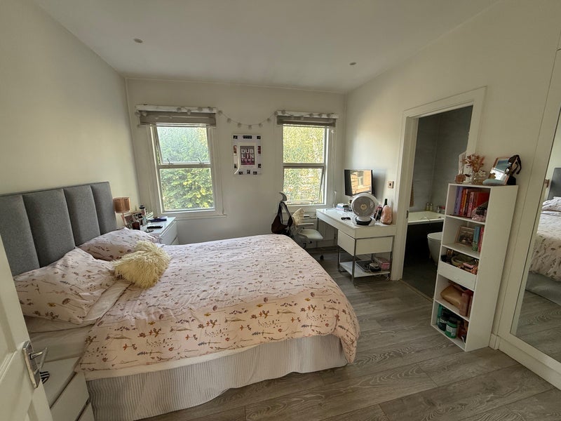Room St Luke's Avenue in Greater London