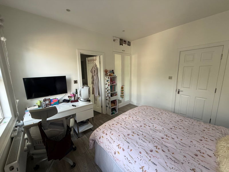 Room St Luke's Avenue in Greater London