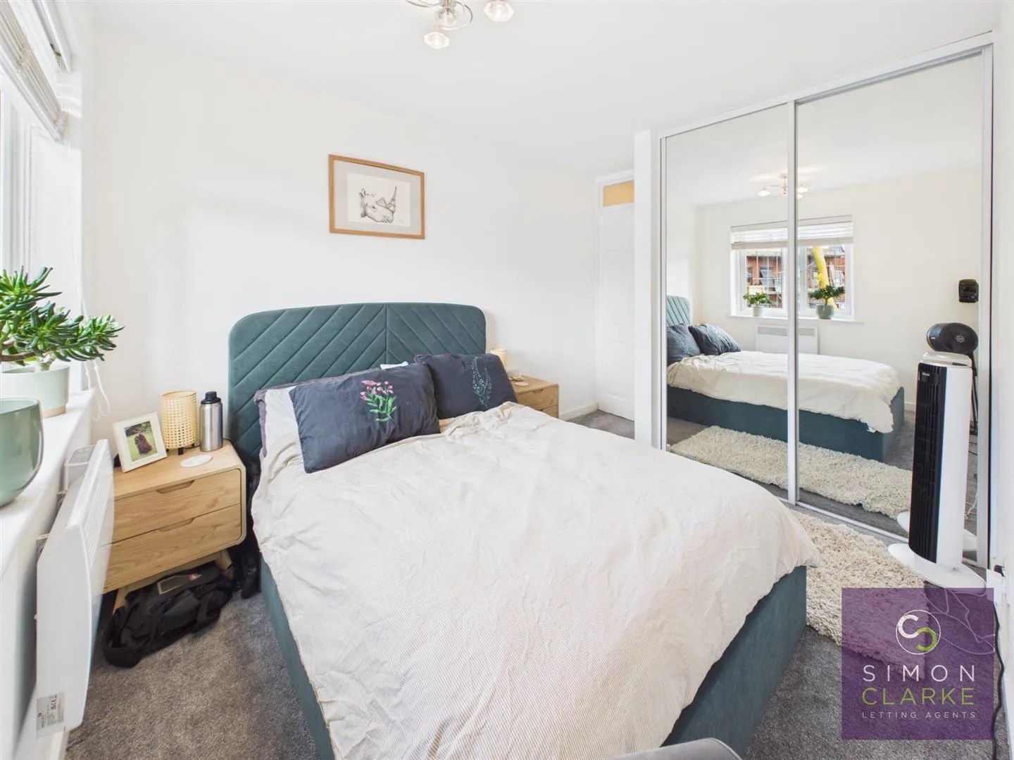 Flat Friern Barnet Lane in Greater London