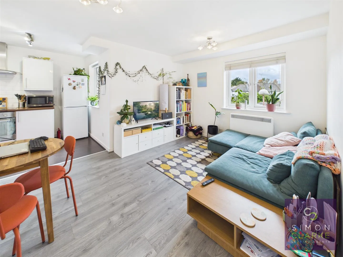 Flat Friern Barnet Lane in Greater London