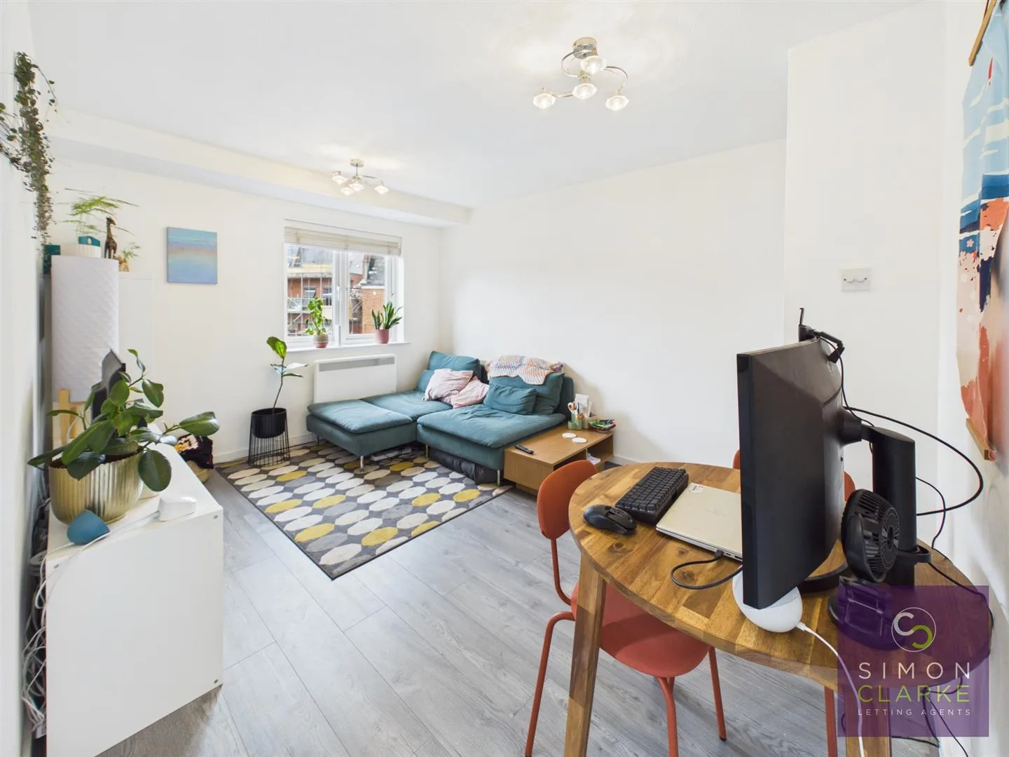 Flat Friern Barnet Lane in Greater London