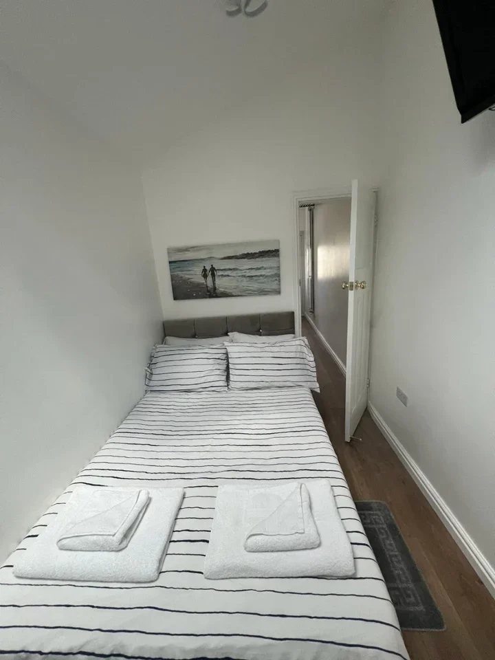 Flat Felhampton Road in Greater London