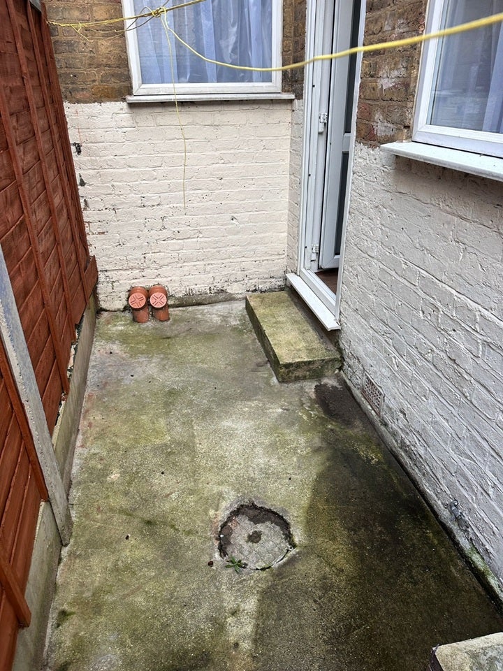 Flat Buntingbridge Road in Greater London