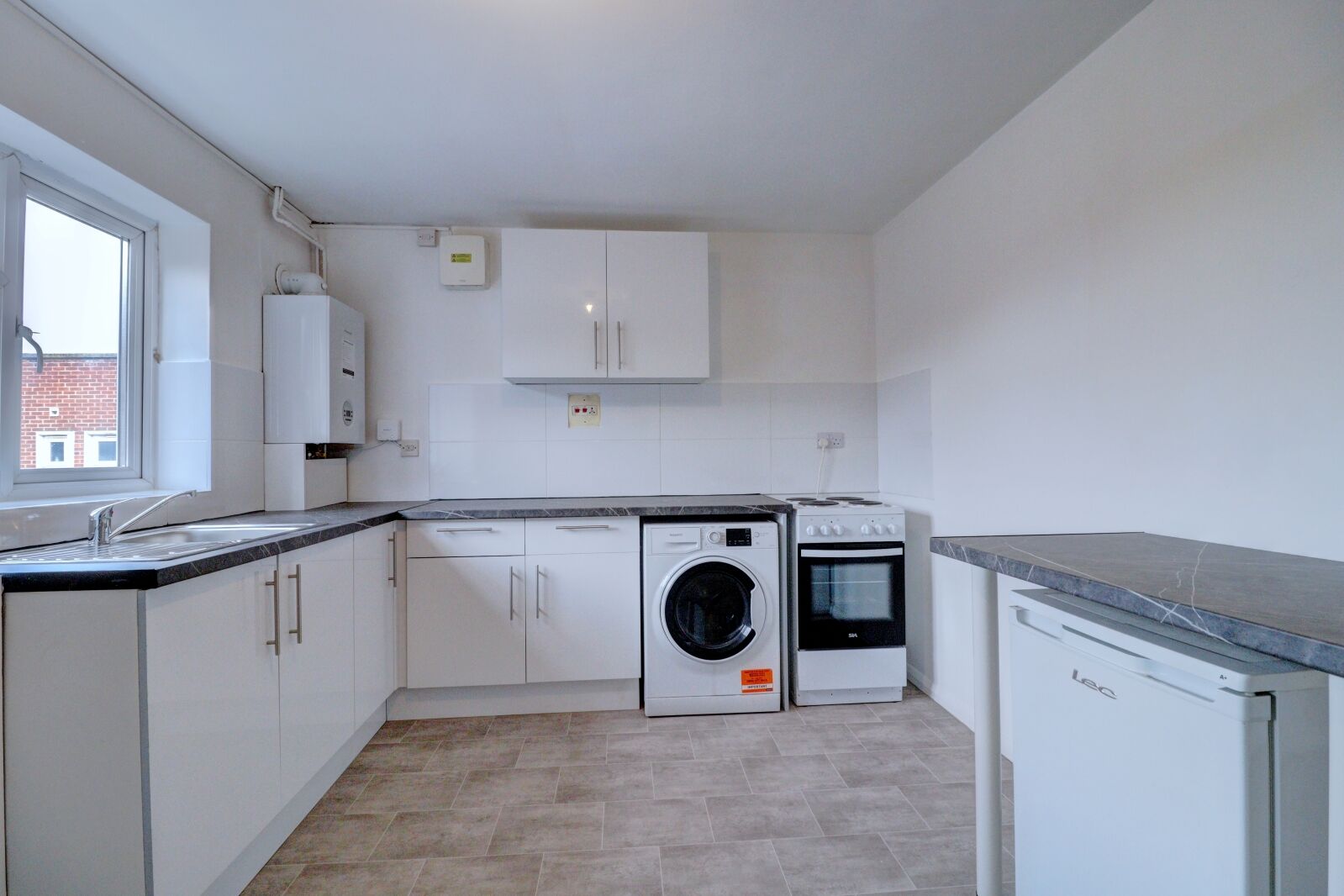 Flat Desborough Road in High Wycombe